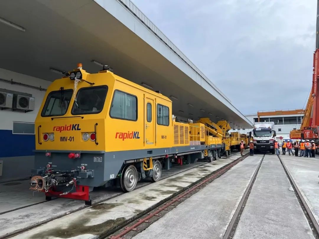 安博官方(中国)总部重工马来西亚地铁3号线（LRT-3）项目车辆顺利送抵现场